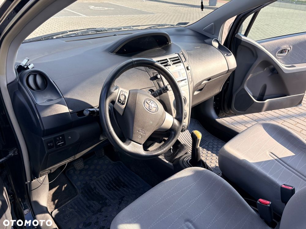 Toyota Yaris 1.3 Sol - 10