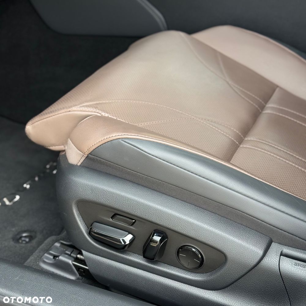 Lexus ES 300h Prestige - 10