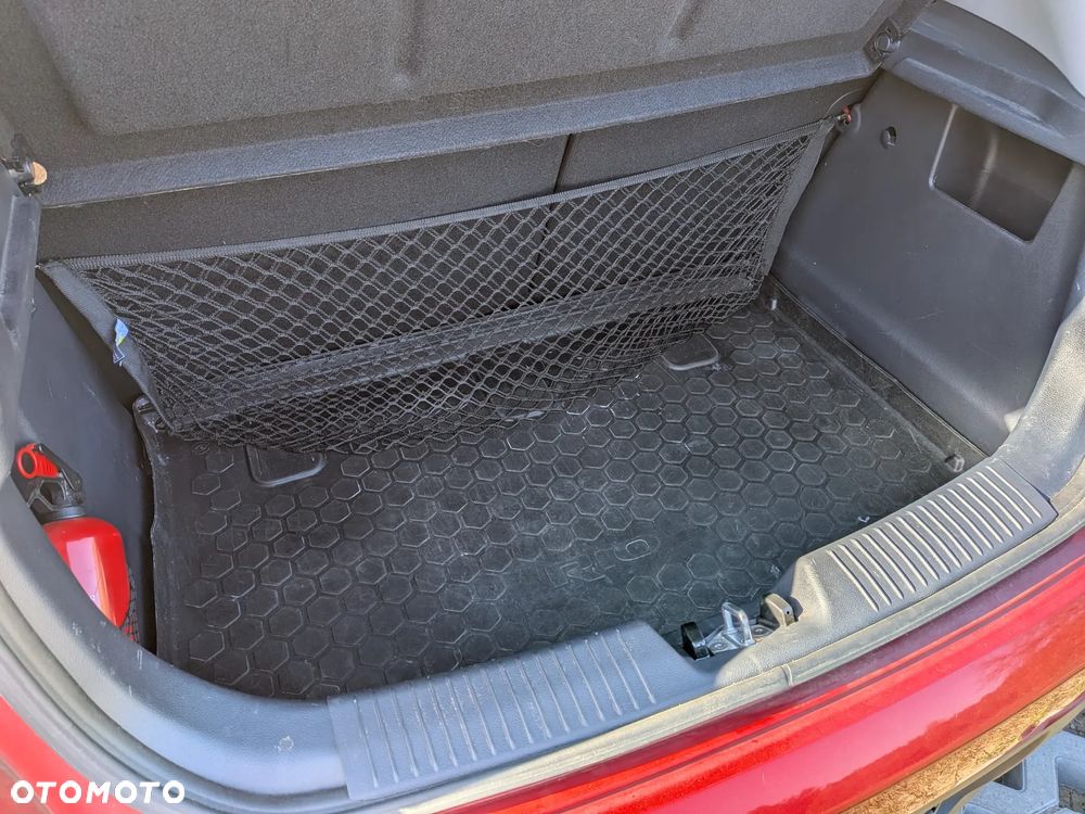Kia Rio - 4