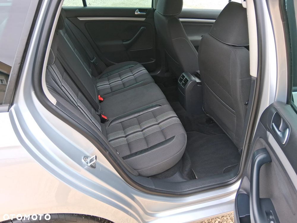 Volkswagen Golf 2.0 TDI DPF MATCH - 14