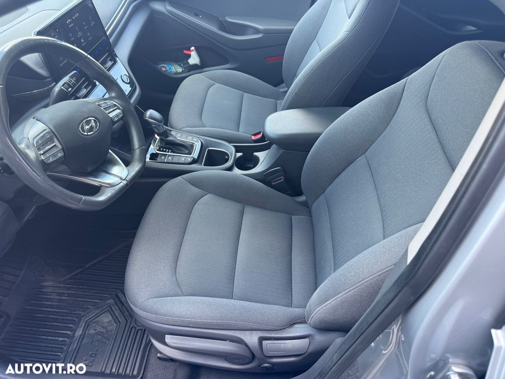 Hyundai IONIQ - 14