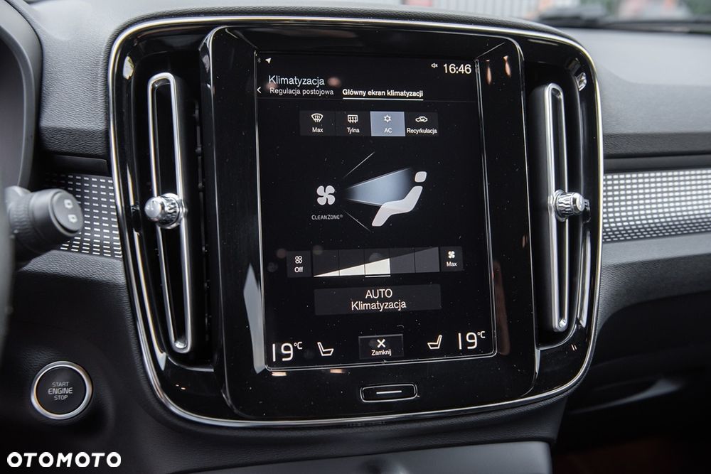 Volvo XC 40 D3 SCR AWD R-Design - 22