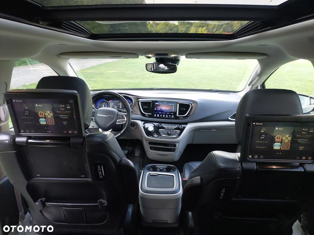 Chrysler Pacifica - 8