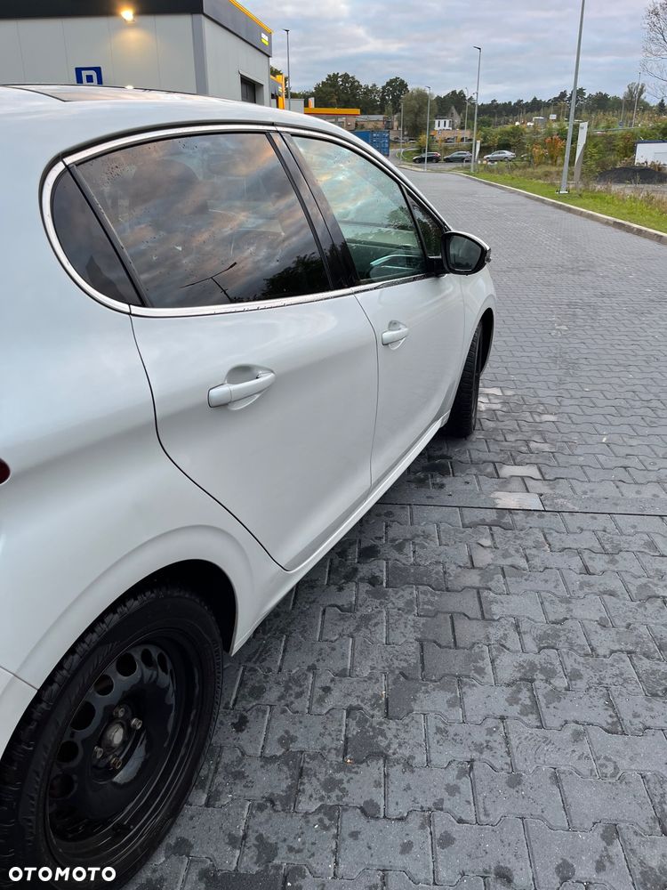 Peugeot 208 1.2 PureTech Allure S&S - 4