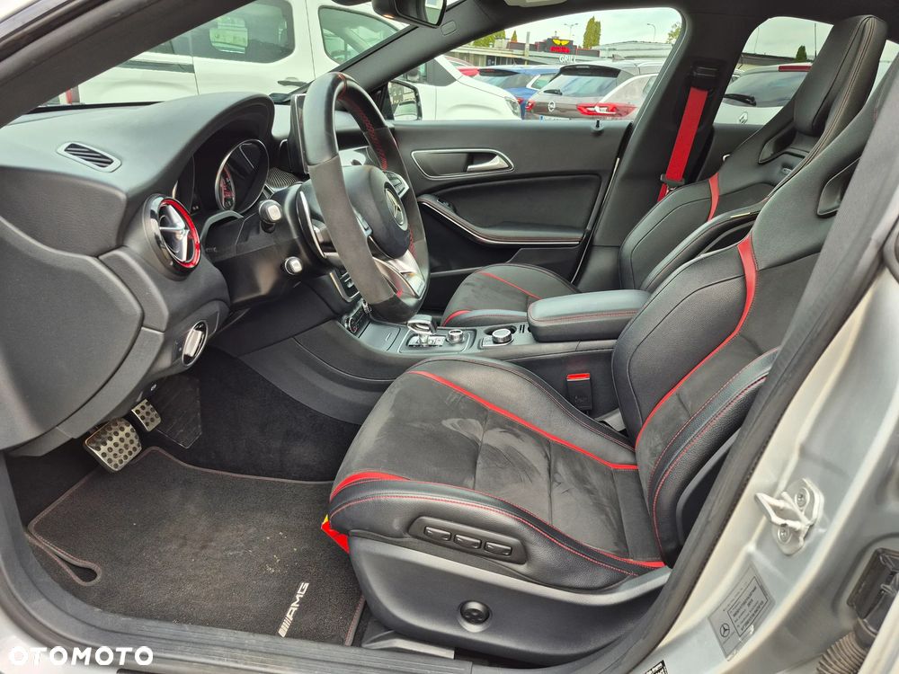 Mercedes-Benz CLA AMG 45 4-Matic - 11