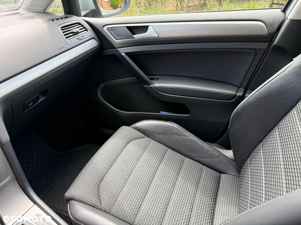 Volkswagen Golf 1.6 TDI DPF DSG Comfortline - 29