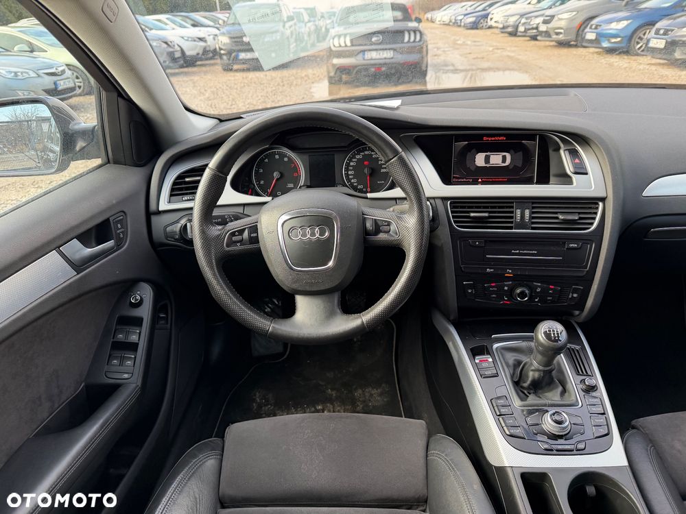 Audi A4 Limousine - 31