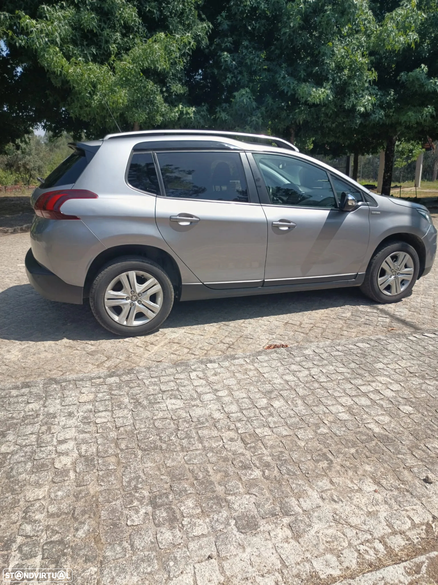 Peugeot 2008 1.2 PureTech Style - 7