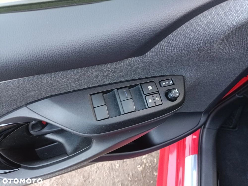 Toyota Yaris Hybrid 100 Premium - 10