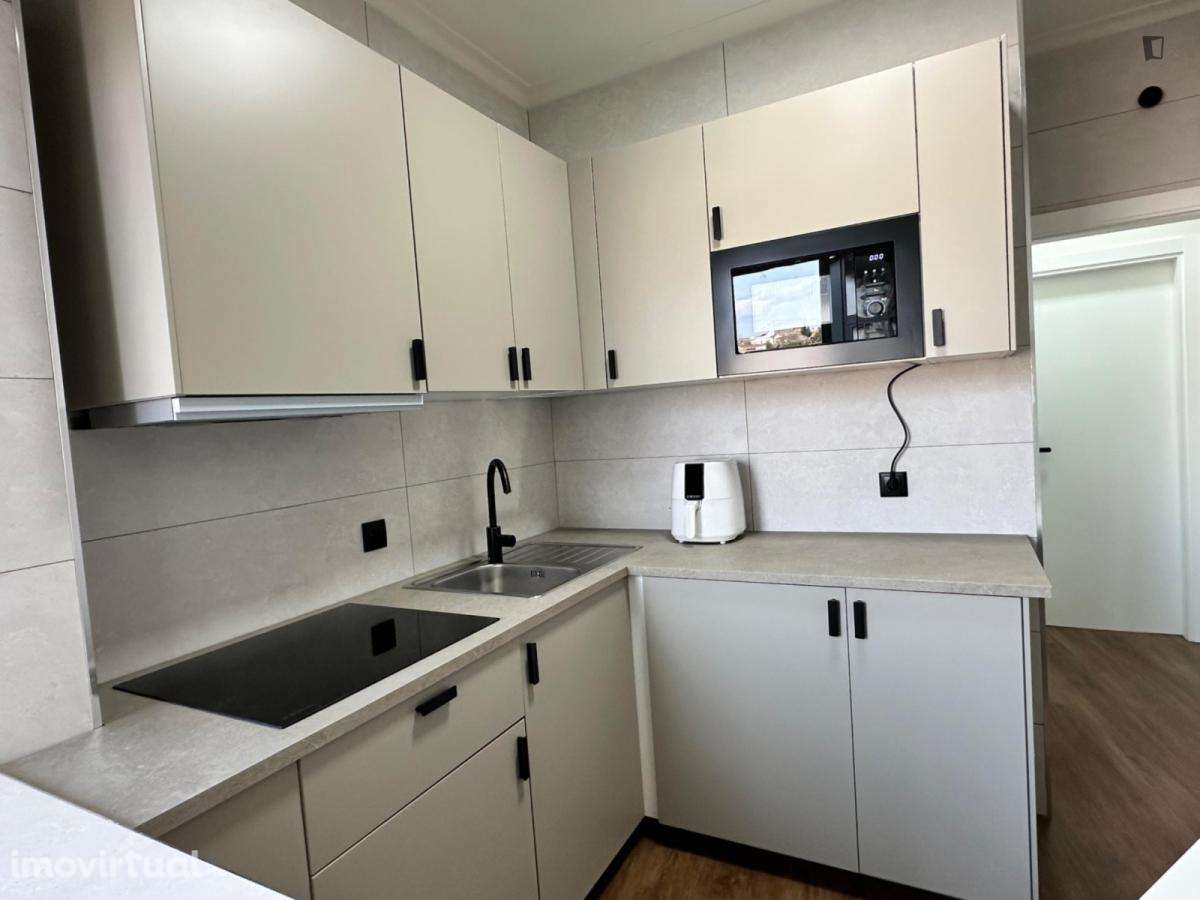 Quarto - localizado em Pedrouços Porto - Grande imagem: 5/13