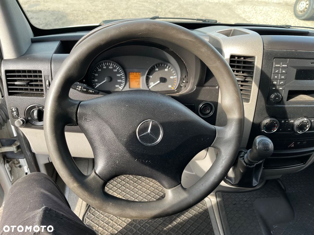 Mercedes-Benz SPRINTER - 11