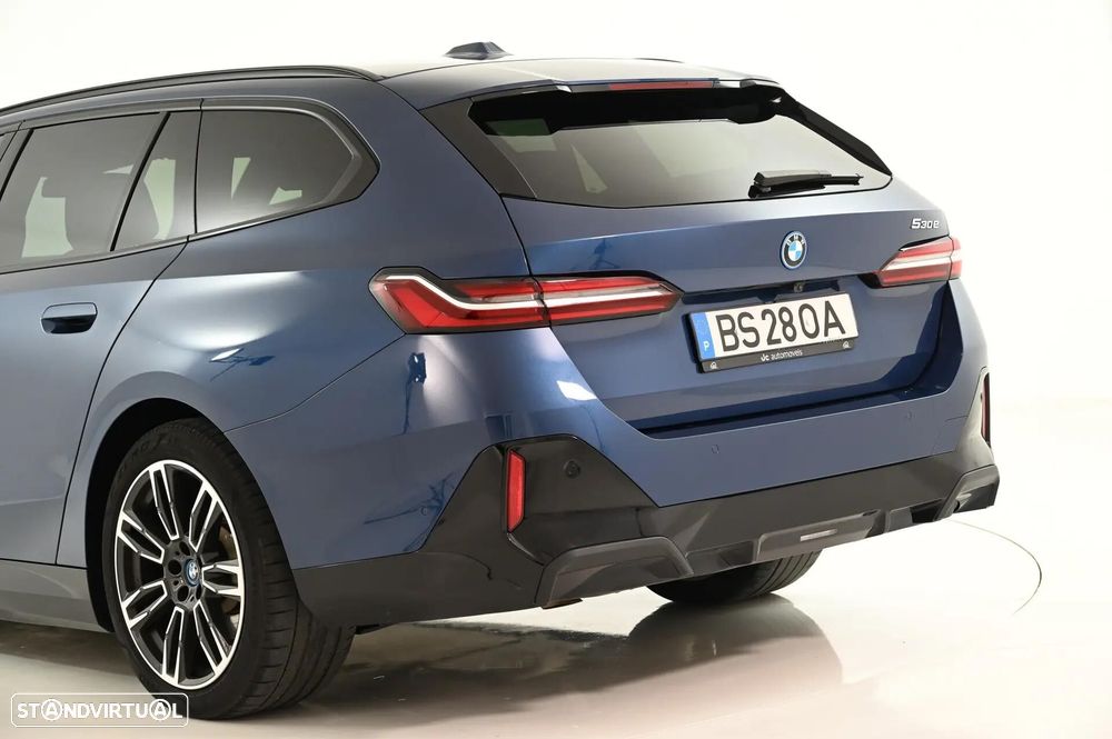 BMW 530 e Pack Desportivo M - 12