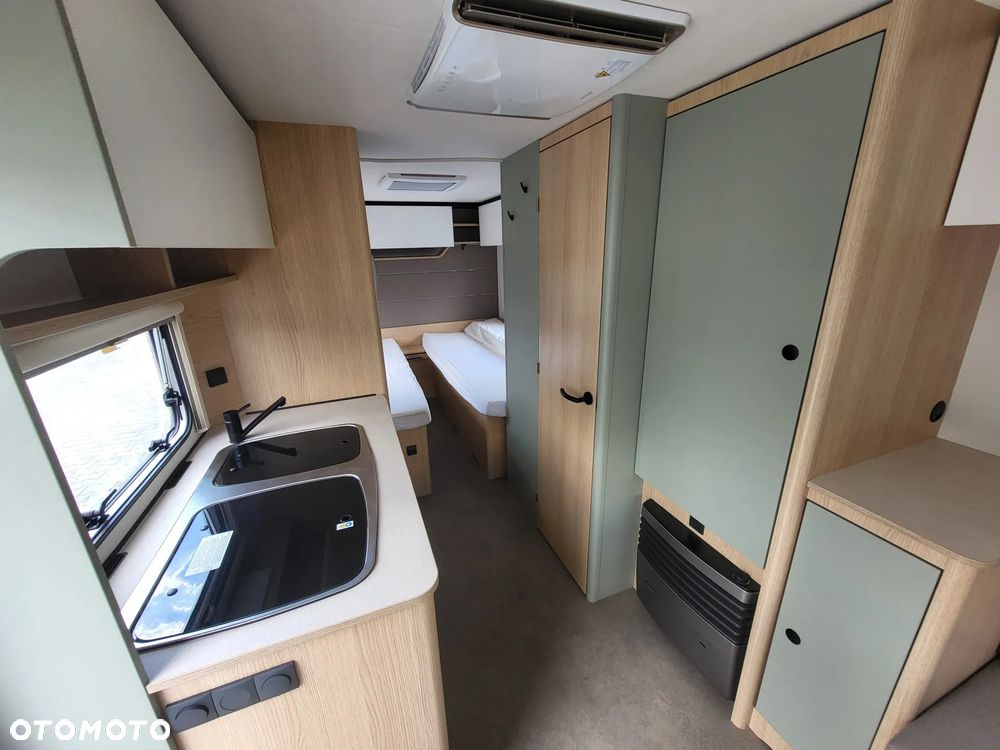 LMC Style 530 E - Łóżka wzdłużne + salon podkowa - 8