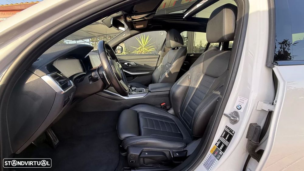 BMW 330 e Pack Desportivo M Auto - 24