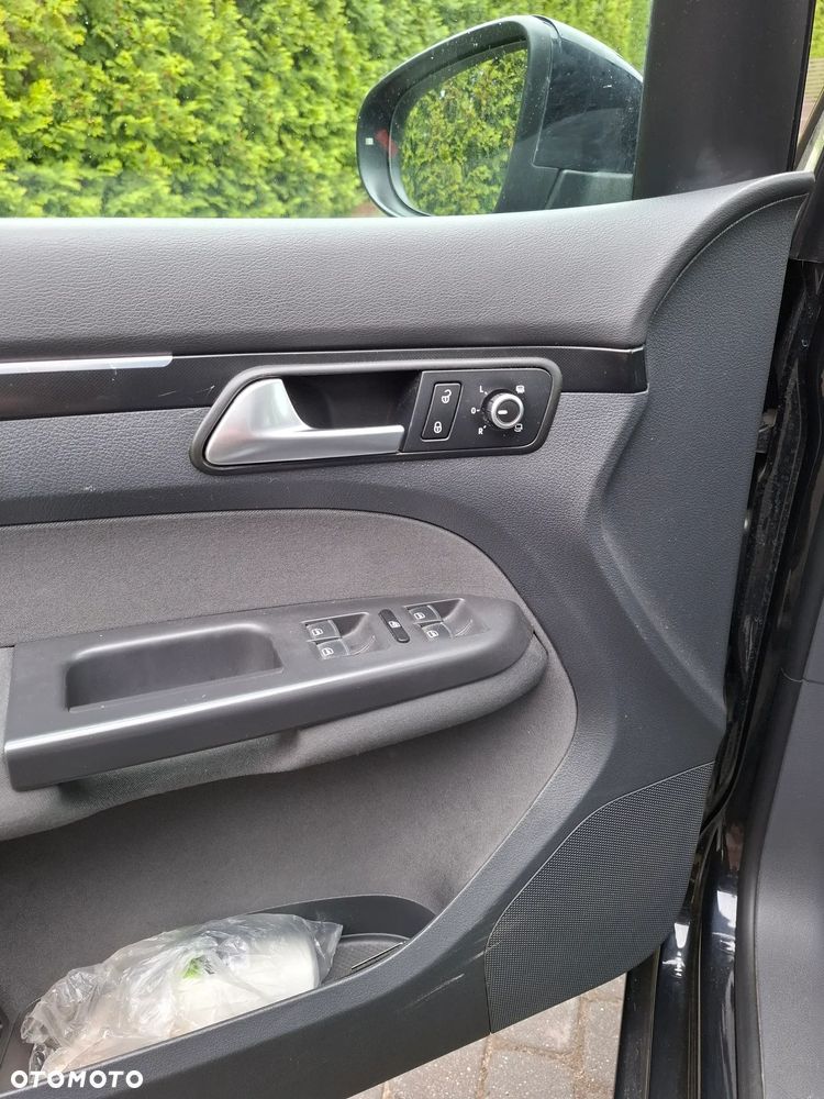 Volkswagen Touran - 13