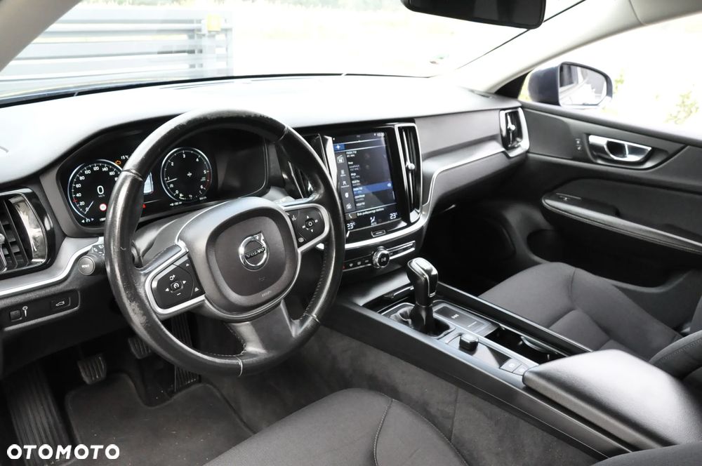 Volvo V60 D3 SCR Momentum - 27