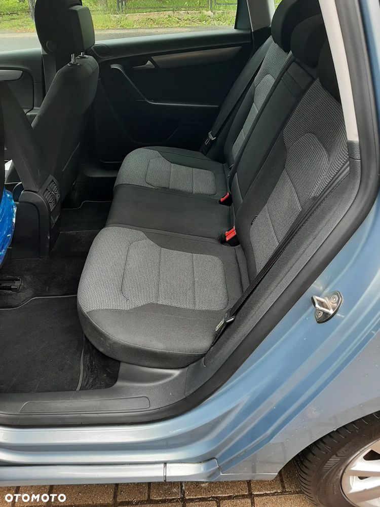 Volkswagen Passat Variant - 11