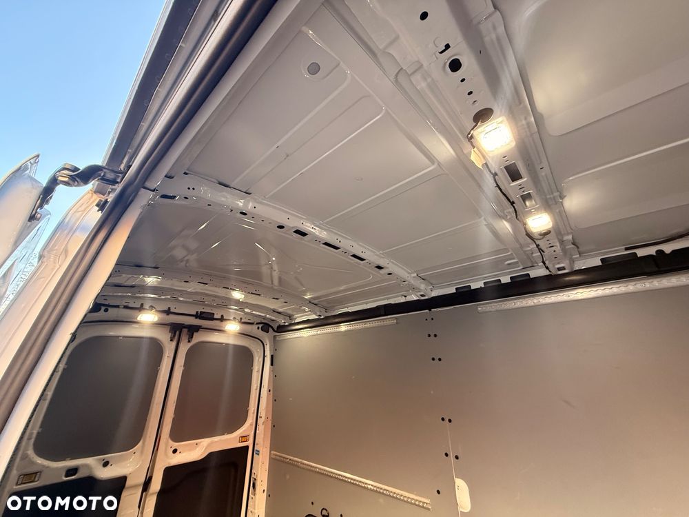 Ford Transit - 18