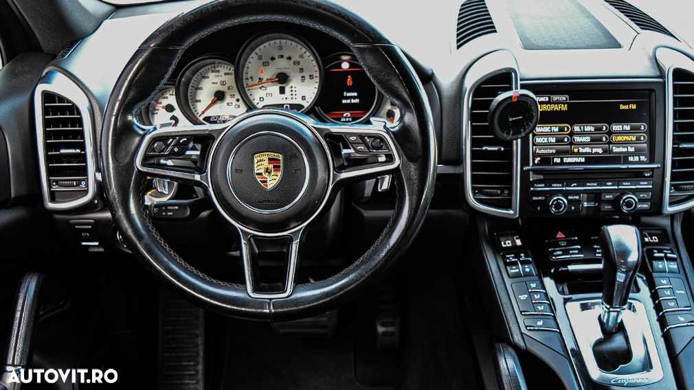 Porsche Cayenne 3.0 L - 19