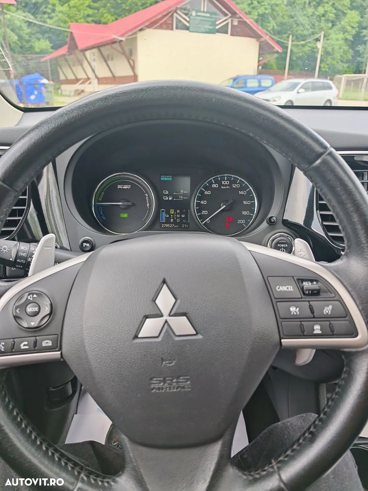 Mitsubishi Outlander - 19