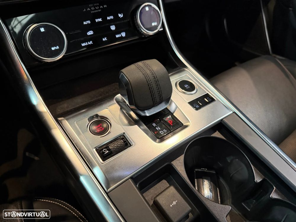 Jaguar XF 2.0 D200 R-Dynamic S AWD Aut. — fotografia 30