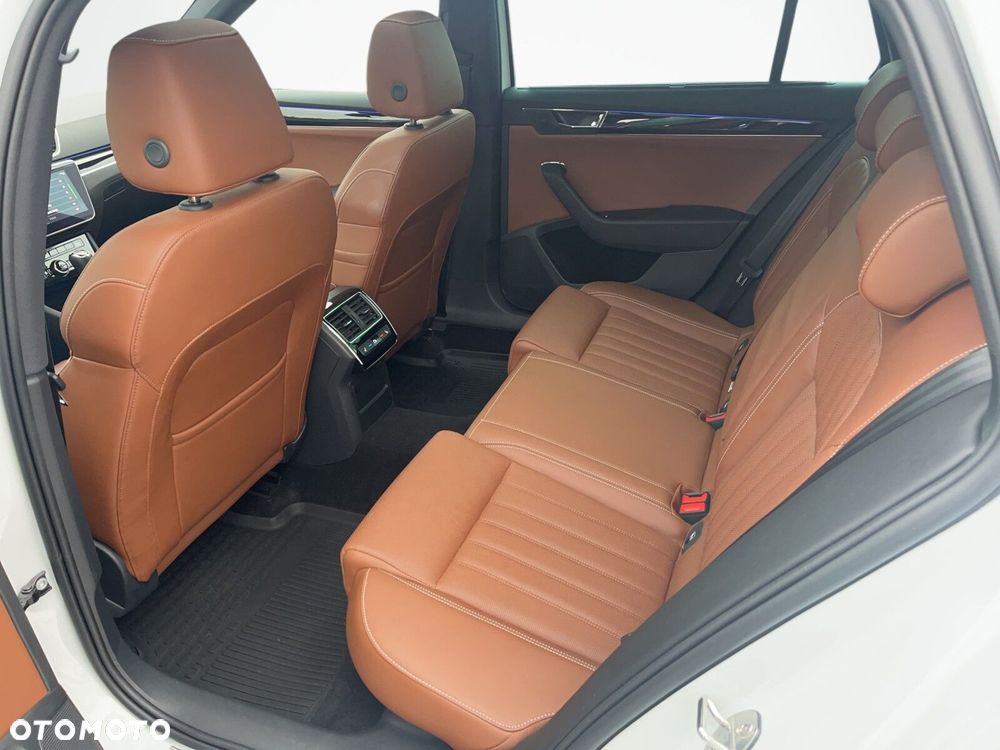 Skoda Superb 2.0 TDI SCR L&K DSG - 12