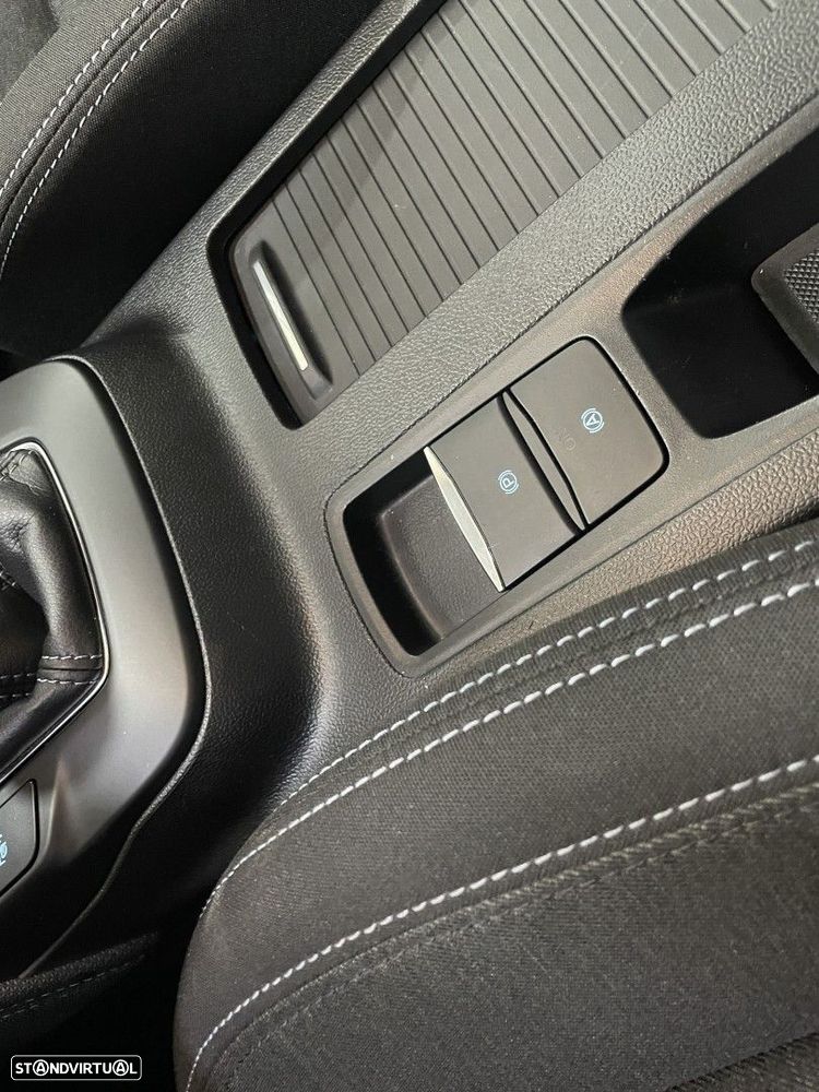 Ford Focus 1.0 EcoBoost Active - 37