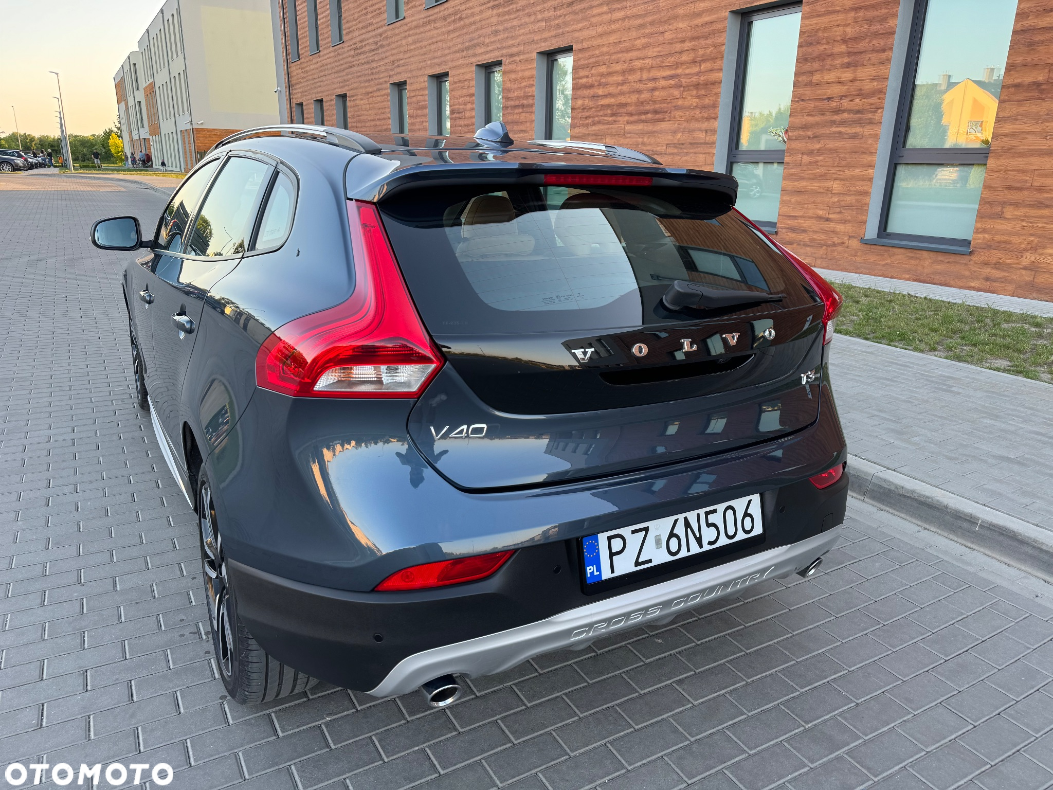 Volvo V40 Cross Country T3 Geartronic Momentum - 14
