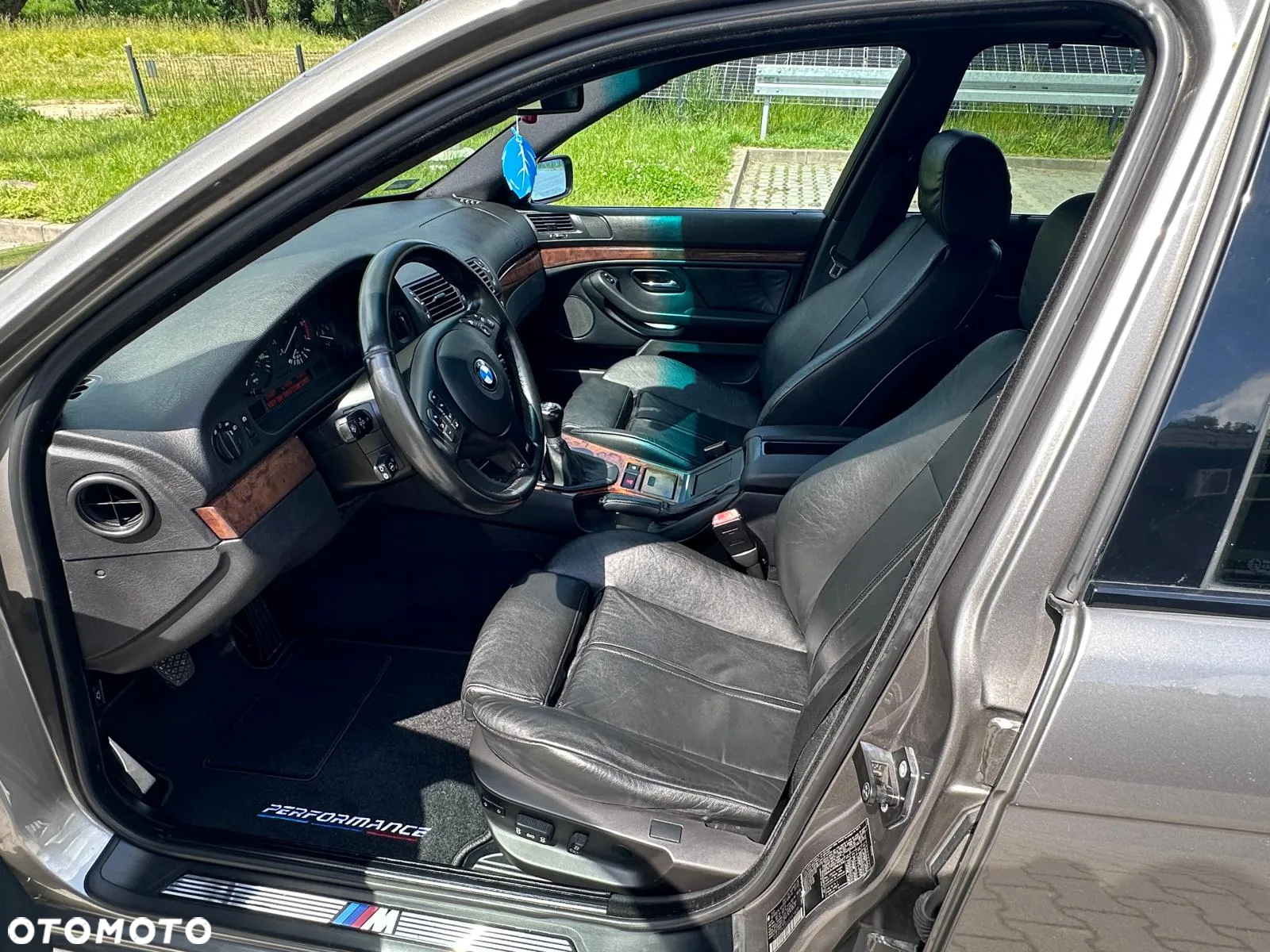 BMW Seria 5 540i - 11