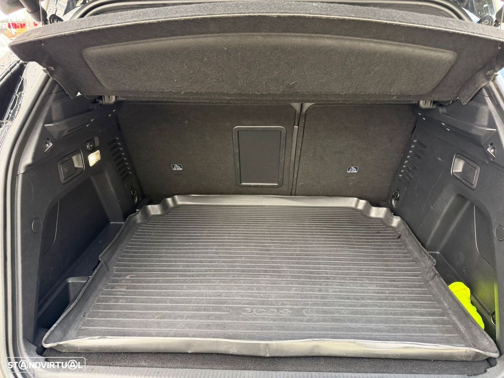 Peugeot 3008 2.0 BlueHDi GT EAT8 - 36