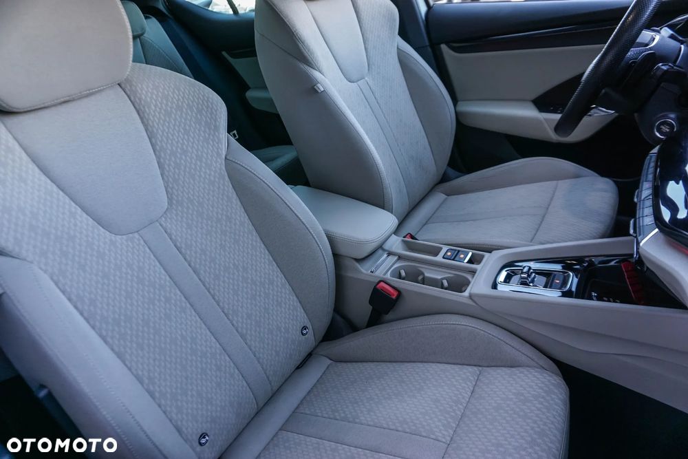 Skoda Octavia 2.0 TDI Style DSG - 38