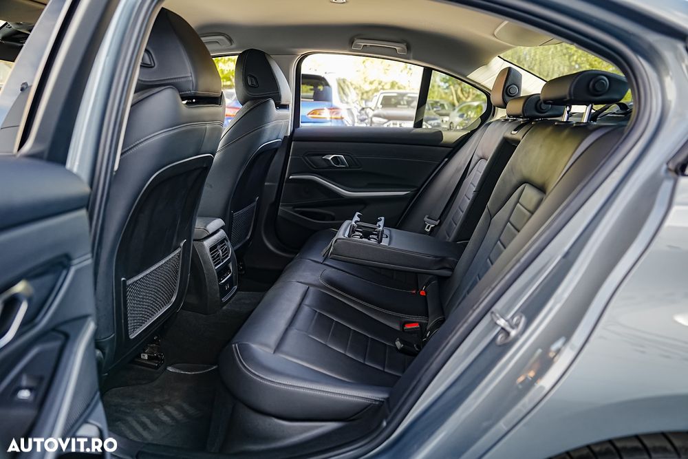 BMW Seria 3 330e Aut. Sport Line - 15