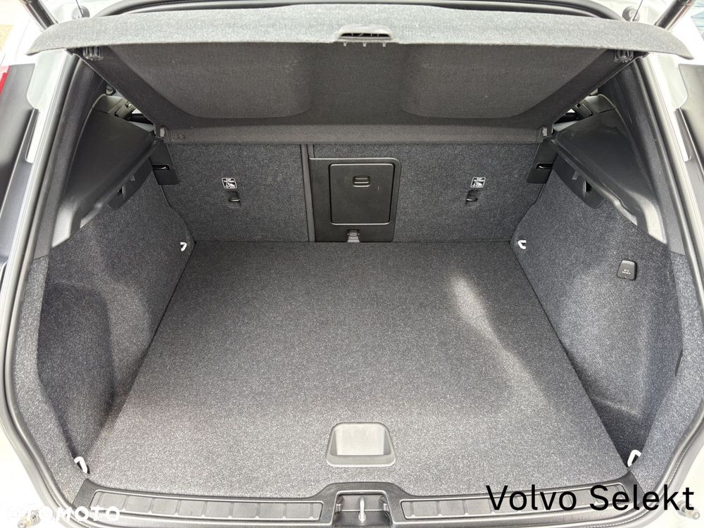 Volvo XC 40 - 25