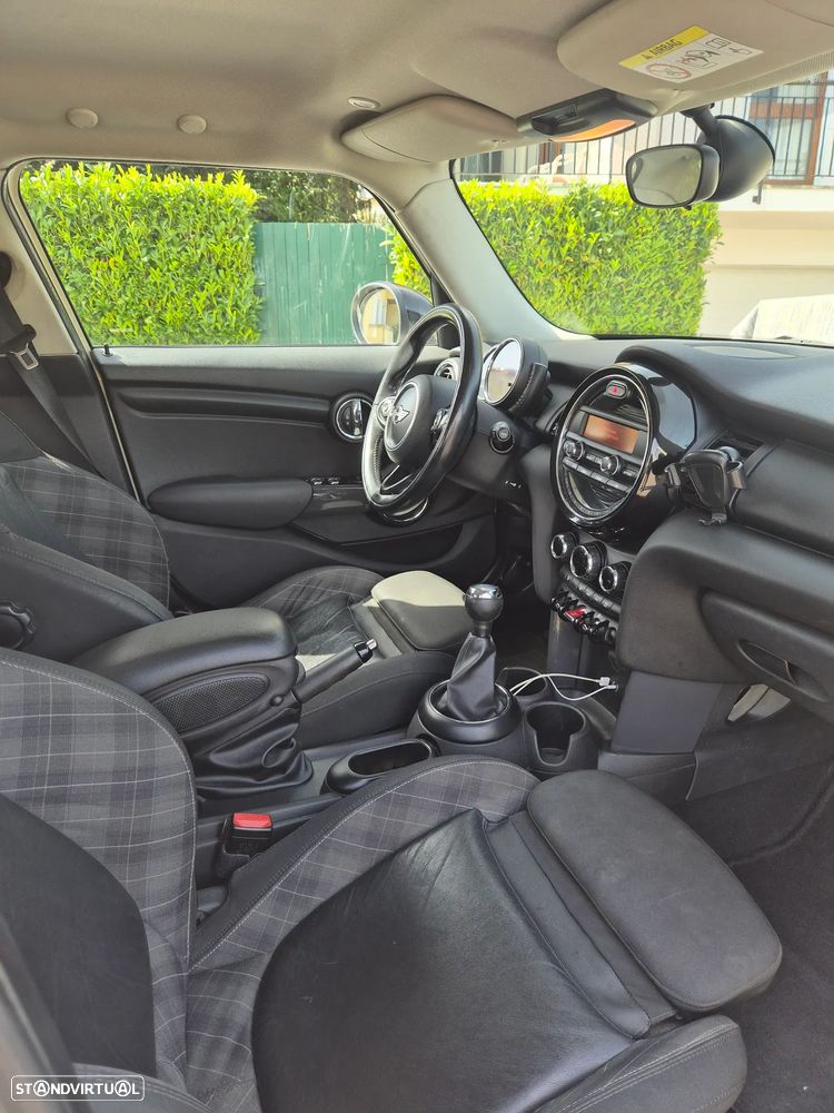 MINI 5 Portas Cooper D - 11