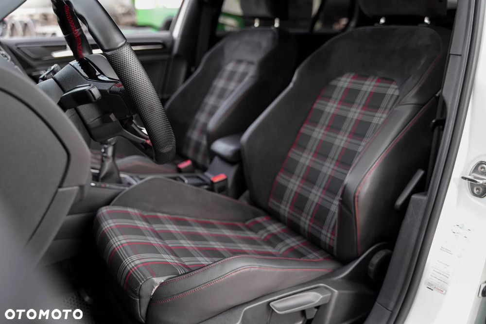 Volkswagen Golf 2.0 TSI BMT GTI Performance - 8