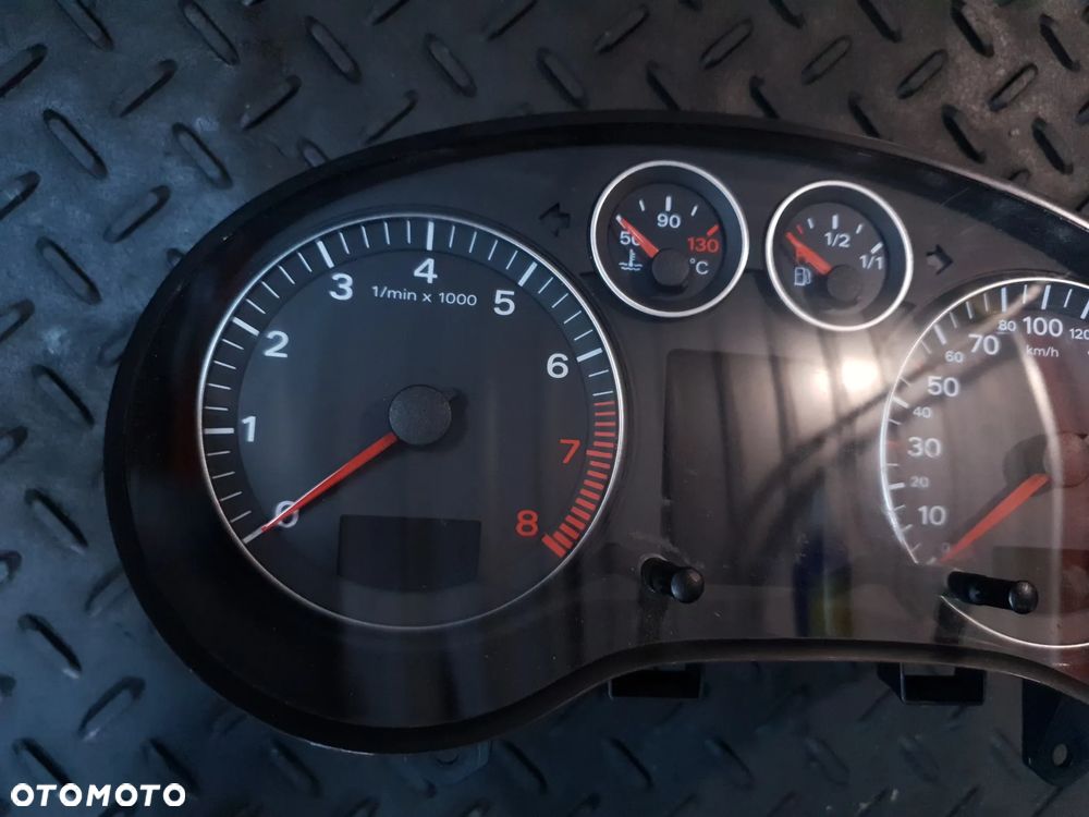 AUDI A3 8P 1.6B LICZNIK 8P0920930J WERSJA EUROPEJSKA - 2