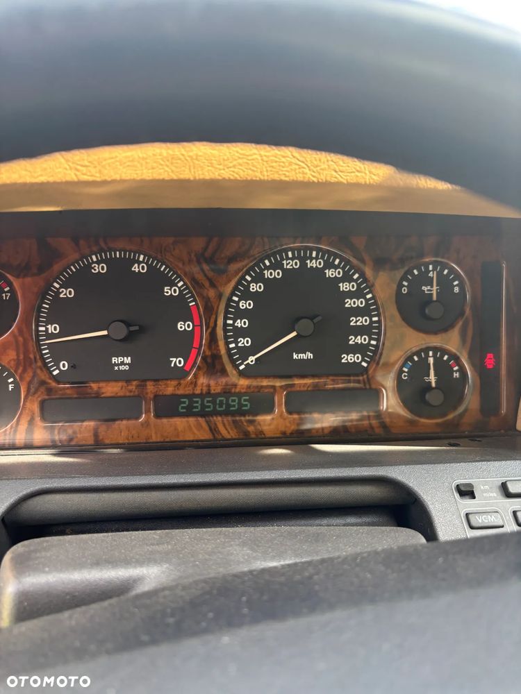 Jaguar XJ Soverign 3.2i - 11