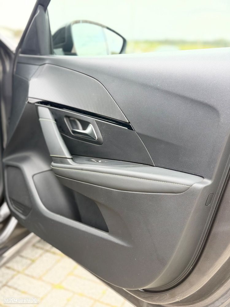 Peugeot 208 1.2 PureTech GT EAT8 - 8