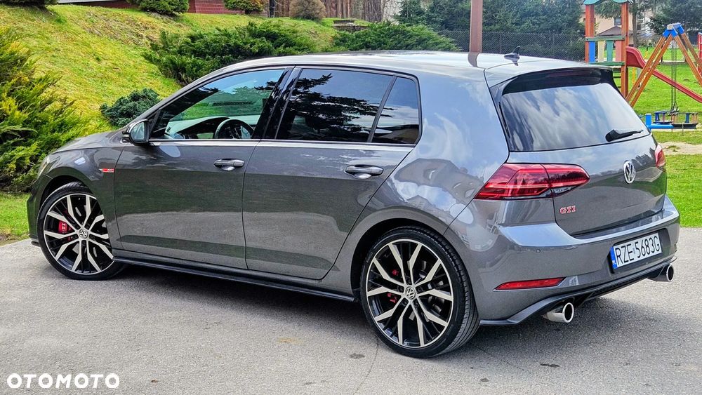 Volkswagen Golf GTI (BlueMotion Technology) DSG Performance - 20