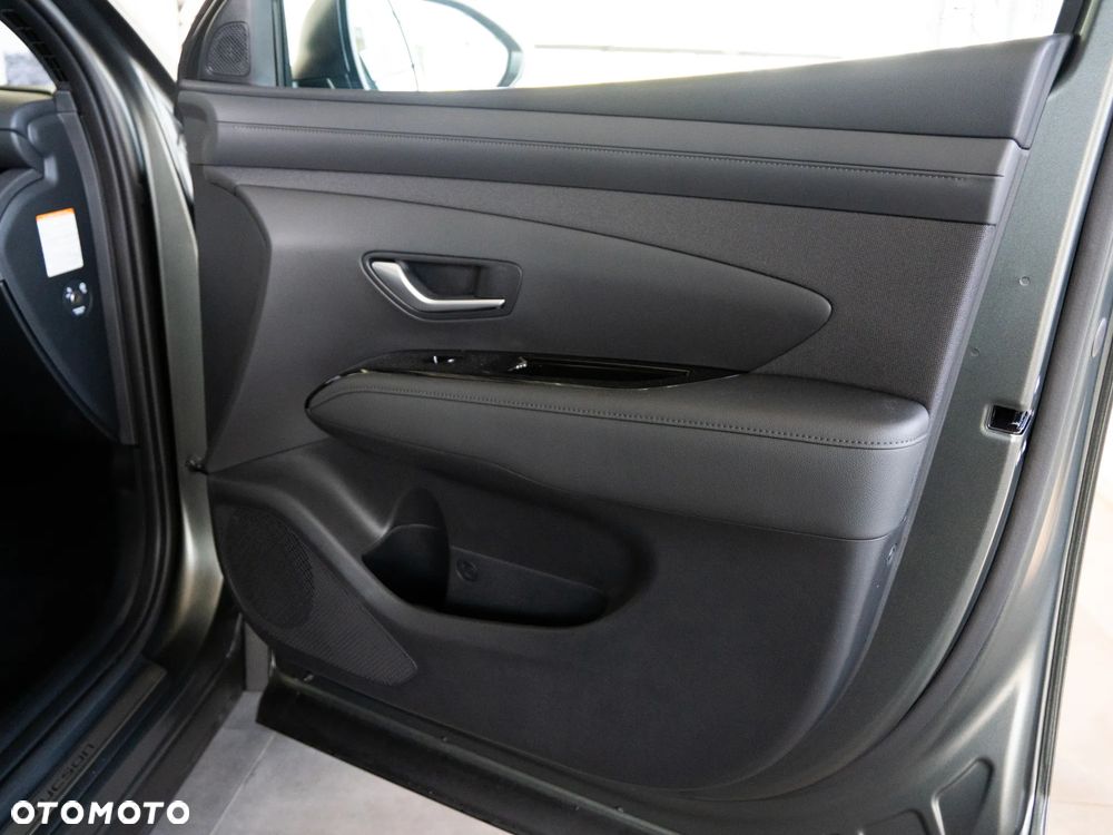Hyundai Tucson 1.6 T-GDi HEV Smart Black 2WD - 28