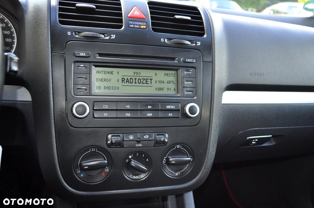 Volkswagen Golf - 22