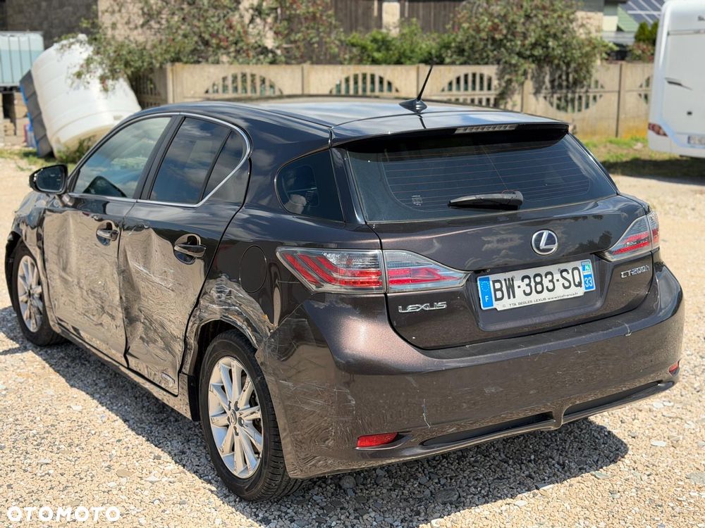 Lexus CT - 7