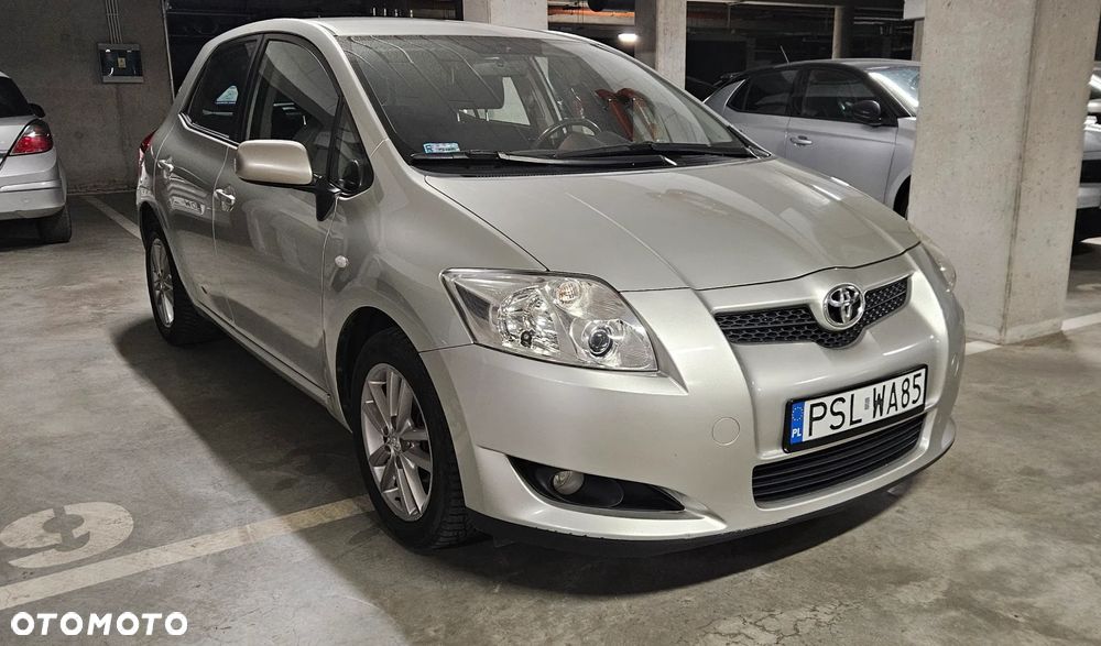 Toyota Auris 1.6 VVT-i Sol - 1