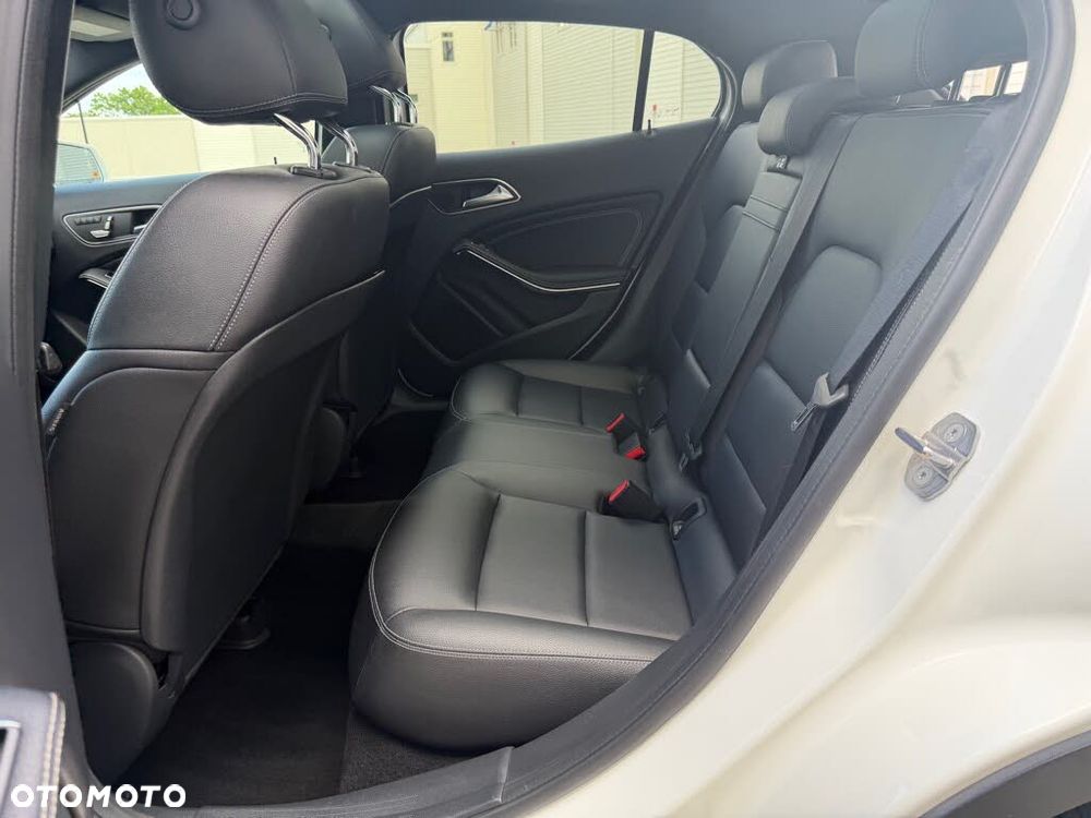 Mercedes-Benz GLA - 18