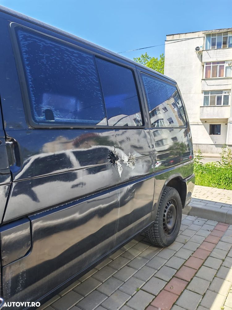 Volkswagen Caravelle - 12
