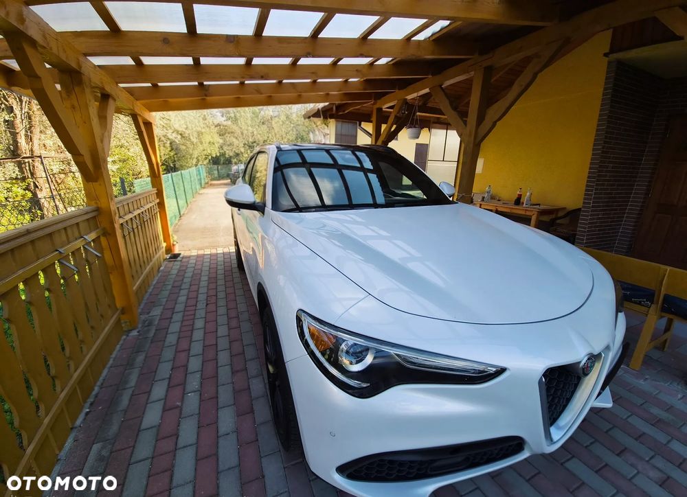 Alfa Romeo Stelvio 2.0 Turbo 16V AT8-Q4 Veloce Ti - 2