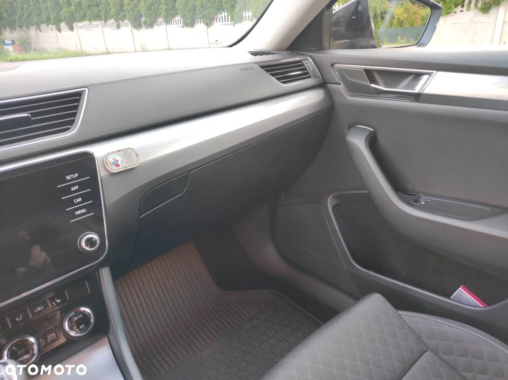 Skoda Superb 2.0 TDI SCR Ambition - 21