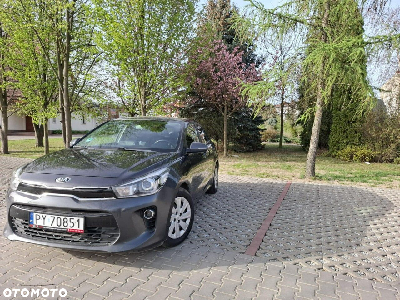 Kia Rio - 4