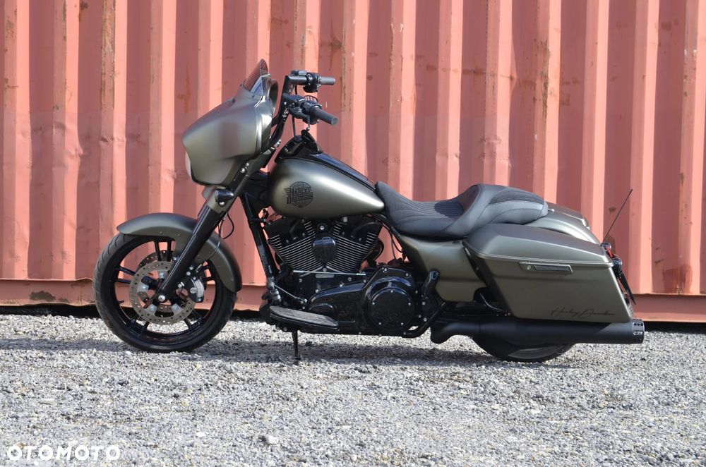 Harley-Davidson FLHXS Special - 21