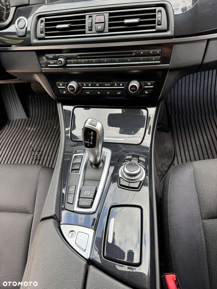 BMW Seria 5 520d xDrive Sport Line - 13